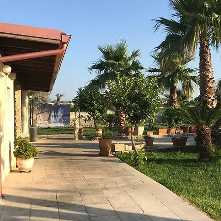 Giorgia Villa *